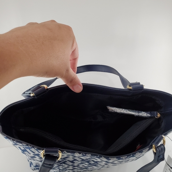 NWT Tommy Hilfiger tote - Picture 5 of 6